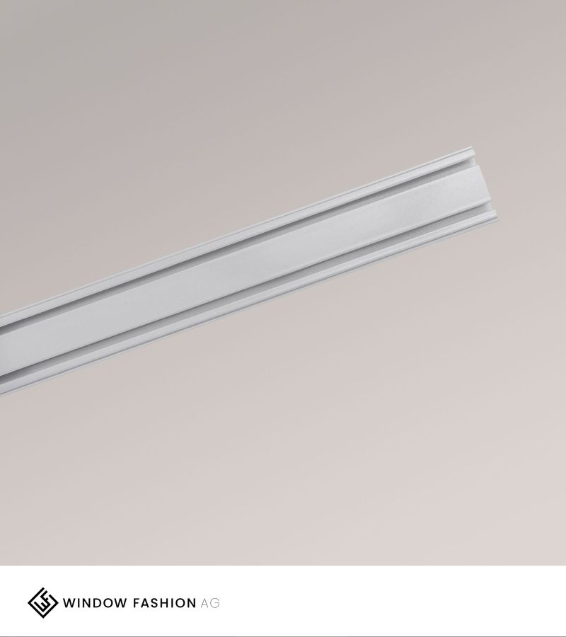 Vorhangschiene mit 2 Innenläufen in Grau